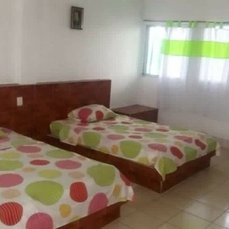 Tortugas Place Hotel Y Bungalos Монтеррико Екстер'єр фото