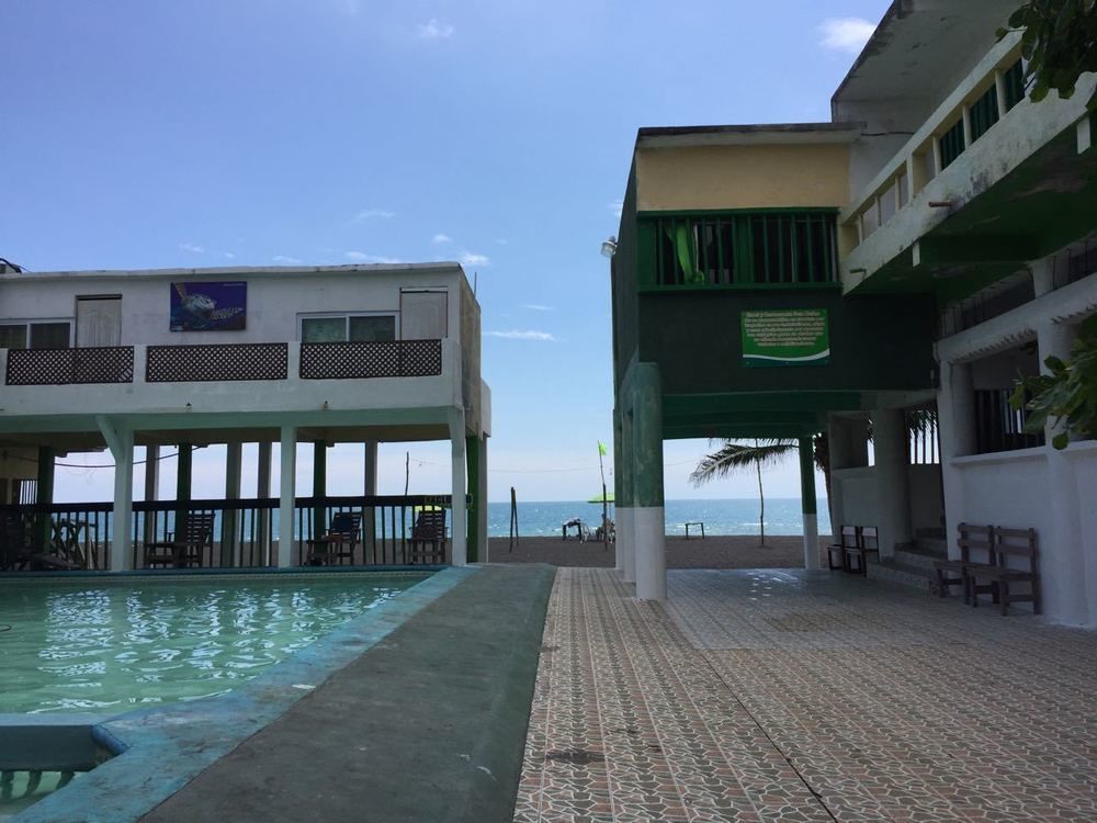Tortugas Place Hotel Y Bungalos Монтеррико Екстер'єр фото