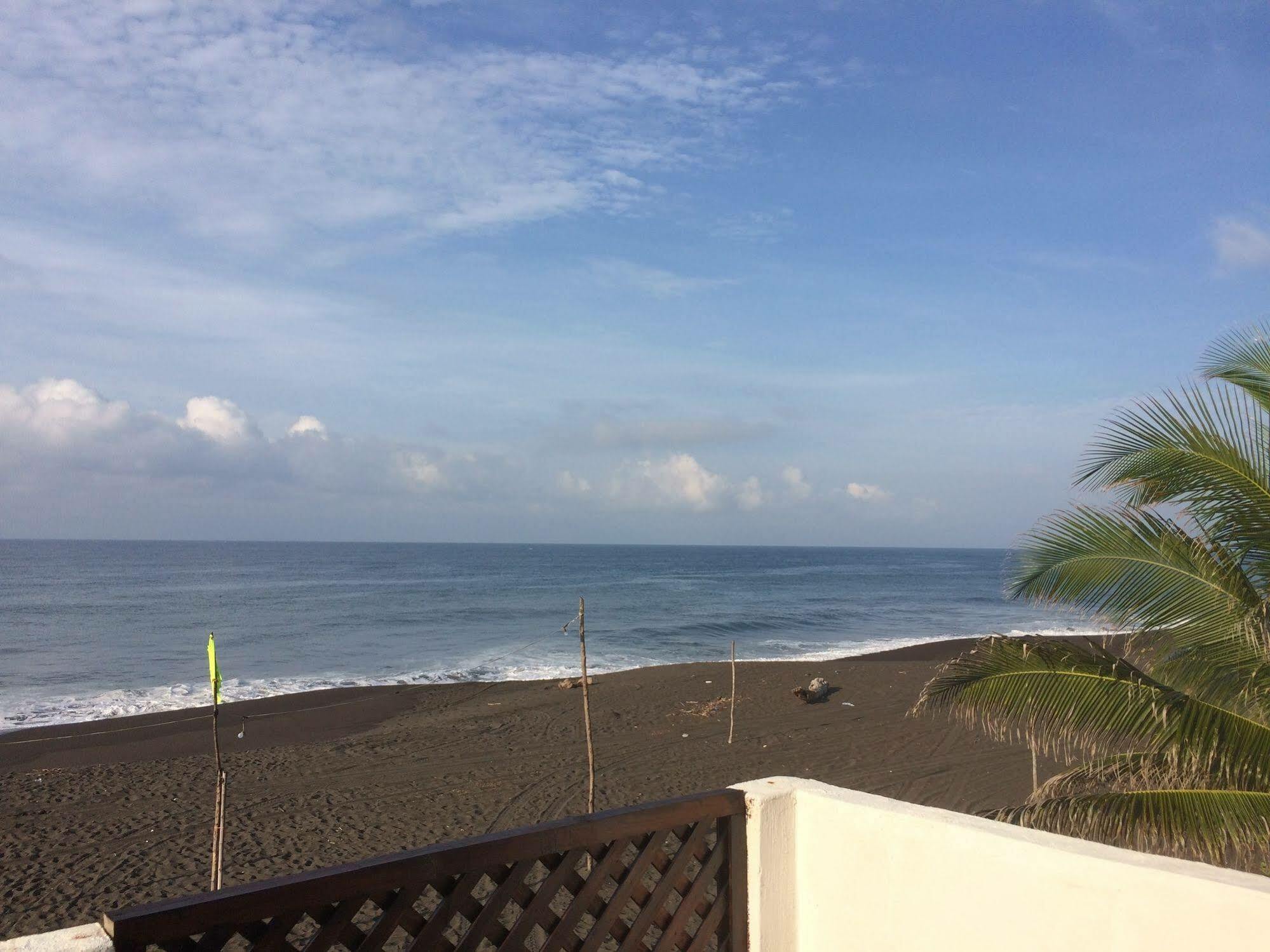 Tortugas Place Hotel Y Bungalos Монтеррико Екстер'єр фото