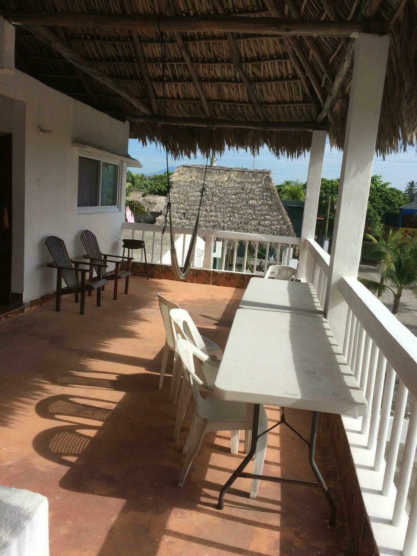Tortugas Place Hotel Y Bungalos Монтеррико Екстер'єр фото